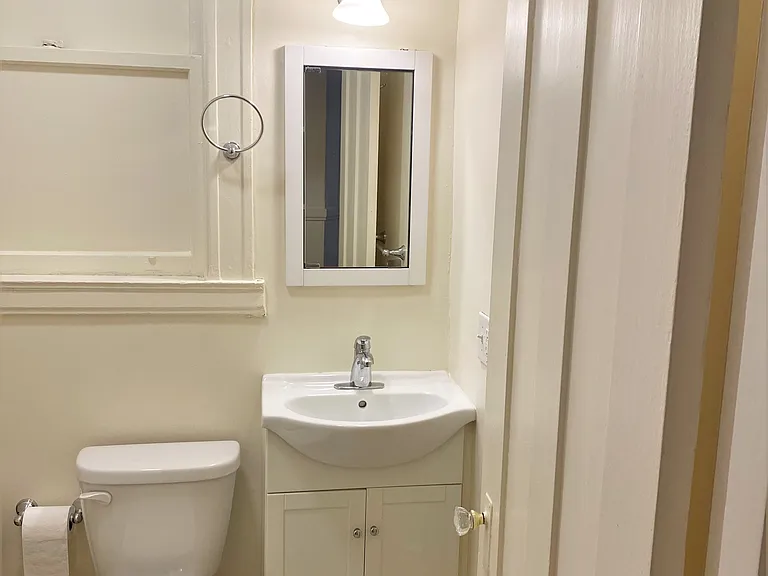 Sutter House Apartments — Photo 54