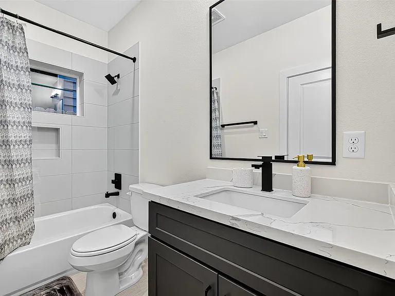 3315 Daphne St — Photo 30