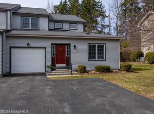 91 Vista Dr, Saratoga Springs, NY 12866