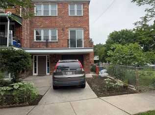 23204 88th Ave, Queens Village, NY 11427
