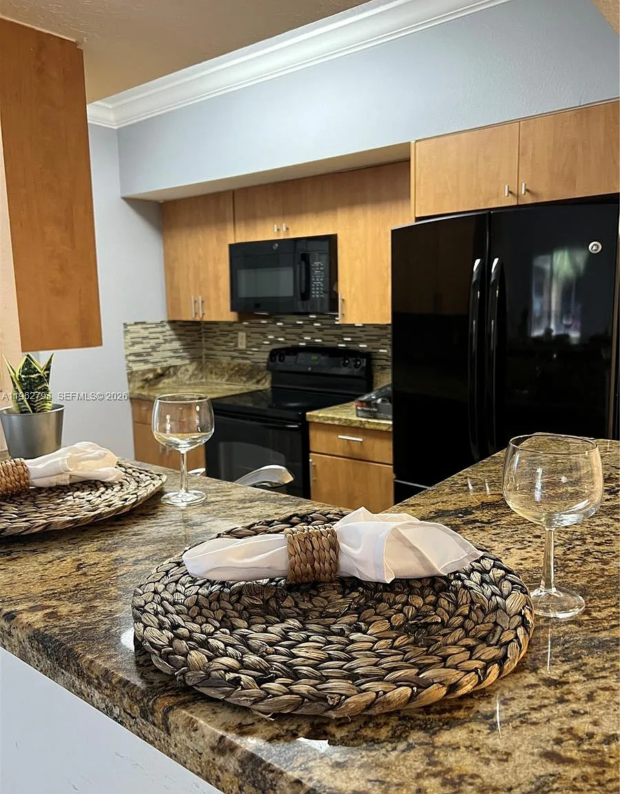 3 bed, 1330 sqft, $2,750 — Photo 3