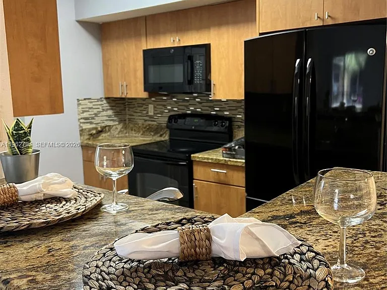 231 SW 116th Ave #19202 — Photo 3