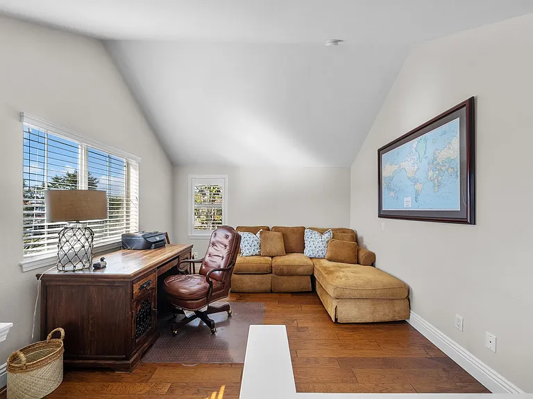 32201 Lakeport Dr — Photo 10