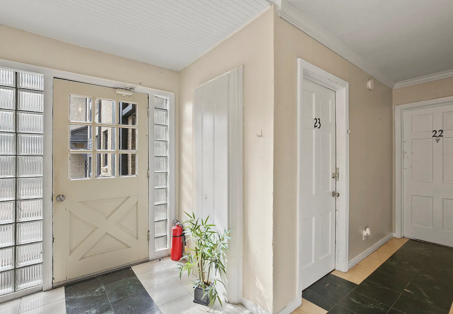 4534 University Blvd — Photo 2