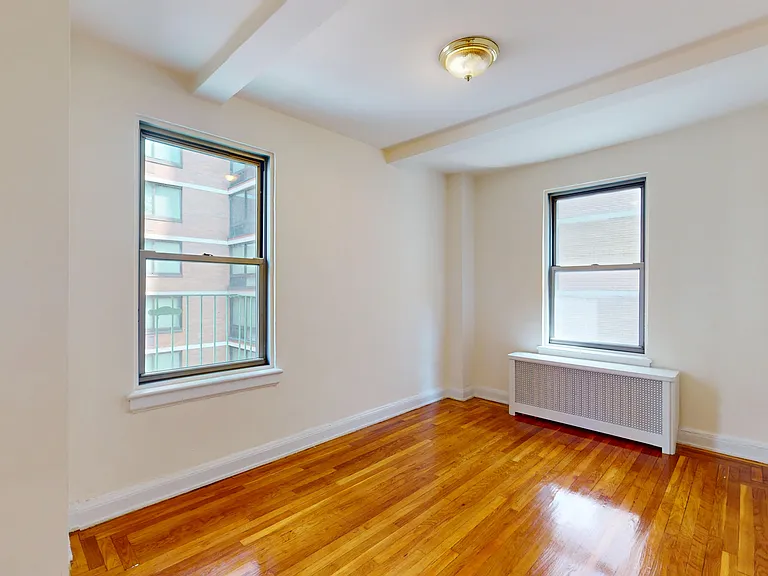 301 E 38th St #7J — Photo 8