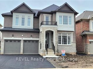 9275 White Oak Ave, Niagara Falls, ON L2G0E9