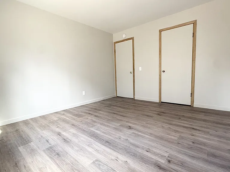 2060 Allen Blvd #9 — Photo 6