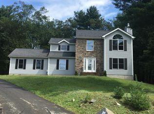 5291 Hilltop Cir, East Stroudsburg, PA