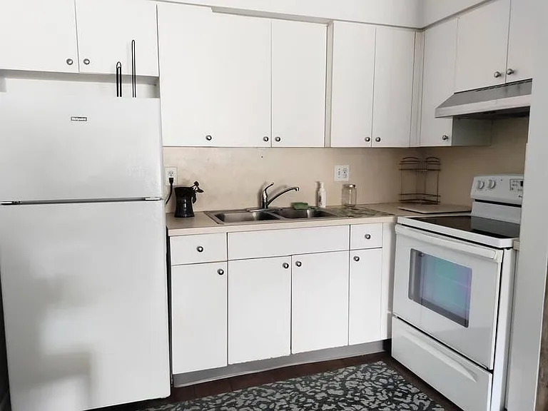 250 Rosery Rd NW — Photo 6
