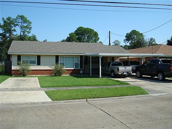 2nd image of 1117 Illinois St