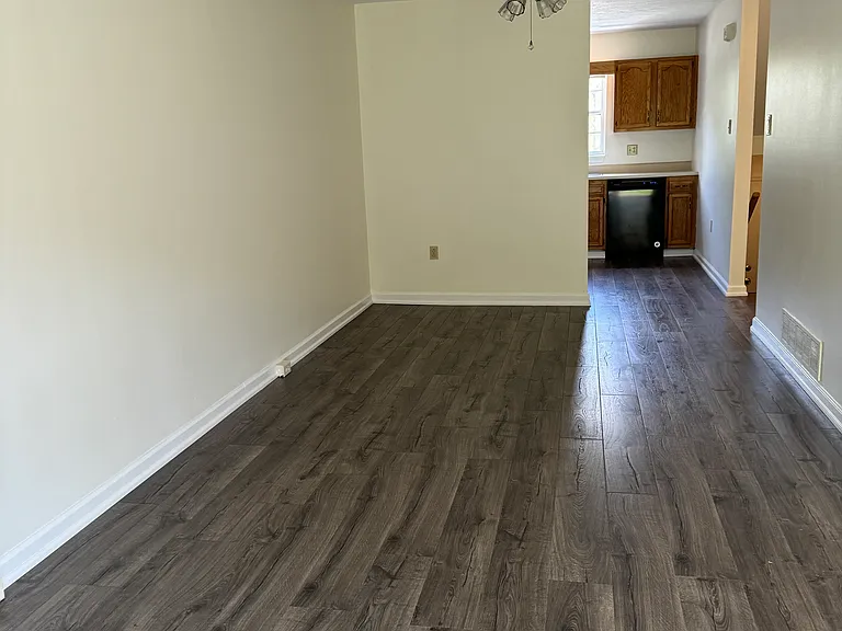 159 Londonderry Dr #F — Photo 8