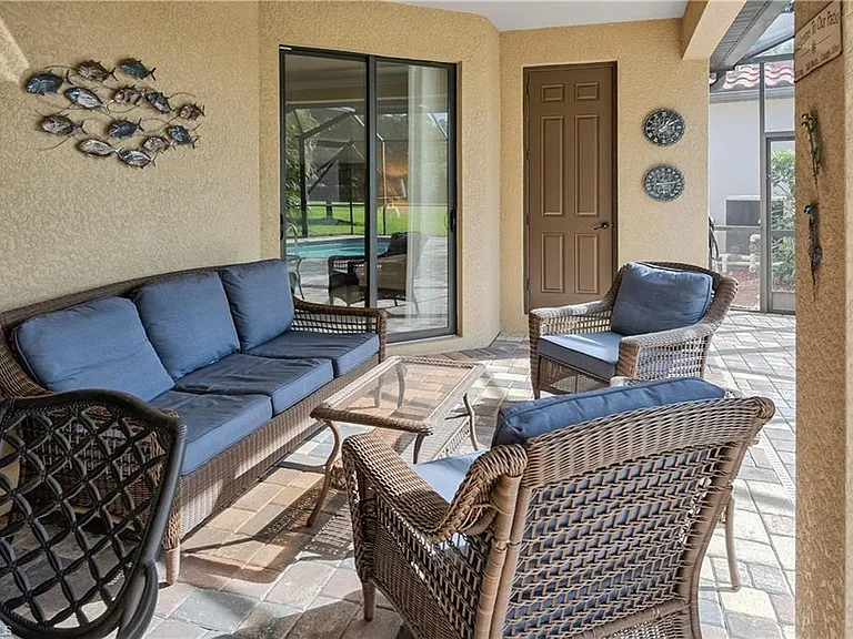 9215 Veneto Ln — Photo 20