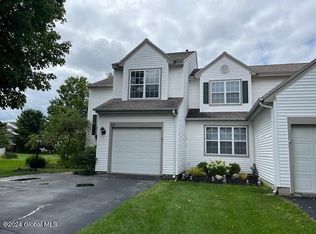 32 Empire Cir, Rensselaer, NY 12144