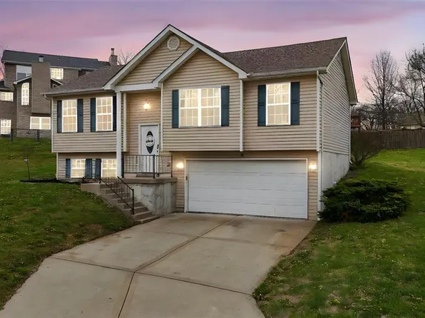 38 Shady Tree Ct, Winfield, MO 63389