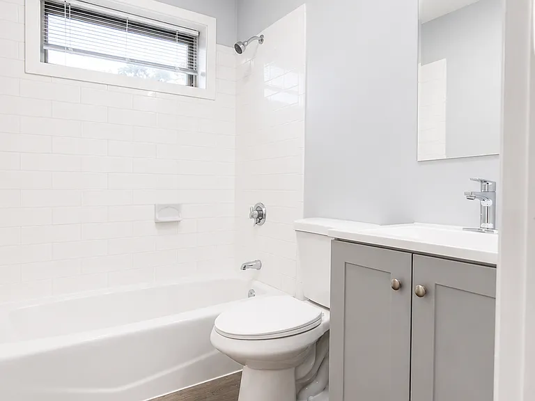 225 S Main St #6 — Photo 2