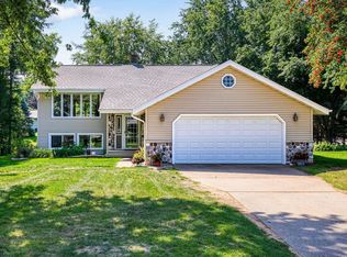N2960 Herman Ln, Hortonville, WI 54944