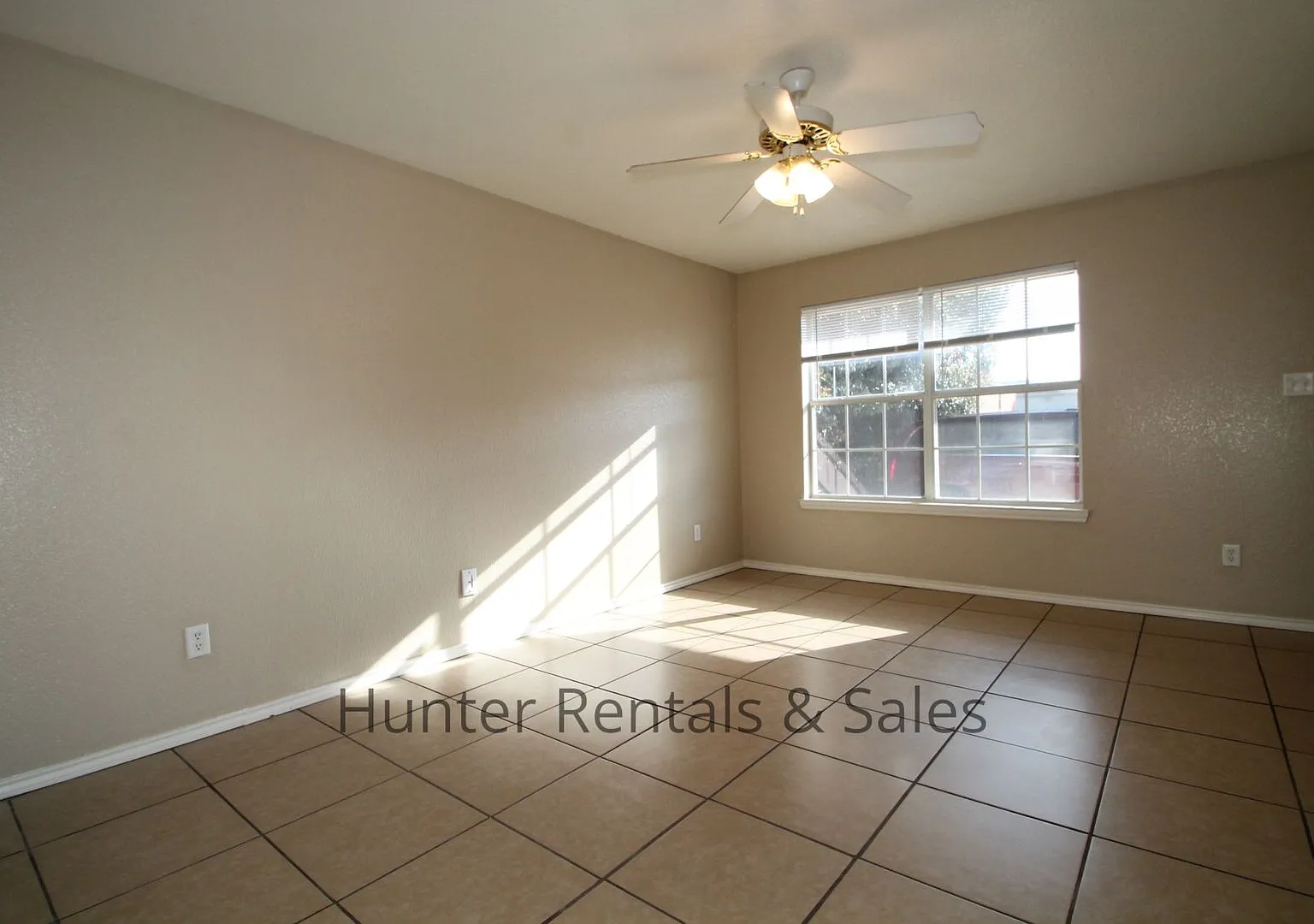 Updated 3-Bedroom, 2-Bath Townhome with Downstairs Suite in Prime Killeen Location — Photo 3