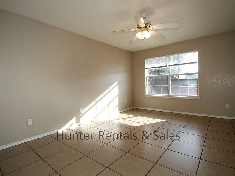 2809D Leroy Cir — Photo 2