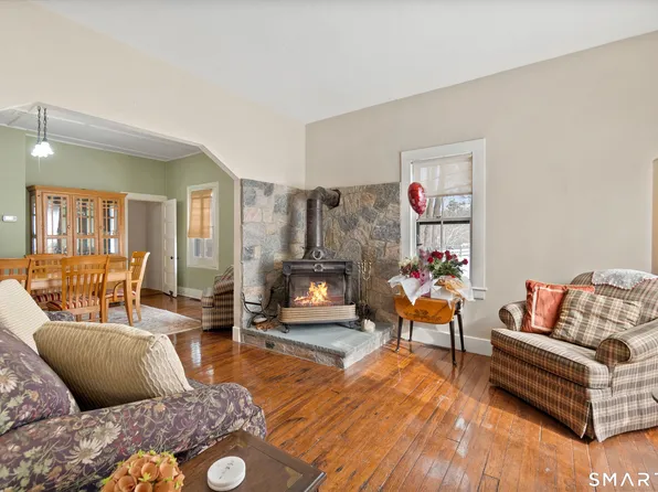 263 Seymour Rd, Woodbridge, CT 06525