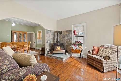 263 Seymour Rd Photo 1