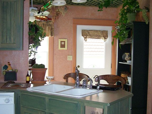 "Tuscany-style" Kitchen