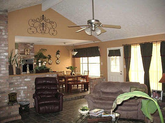 2nd image of 11842 Hillbrook Dr