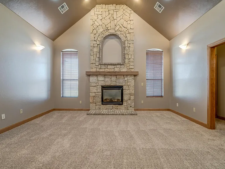 17108 Prestwick Cir — Photo 32