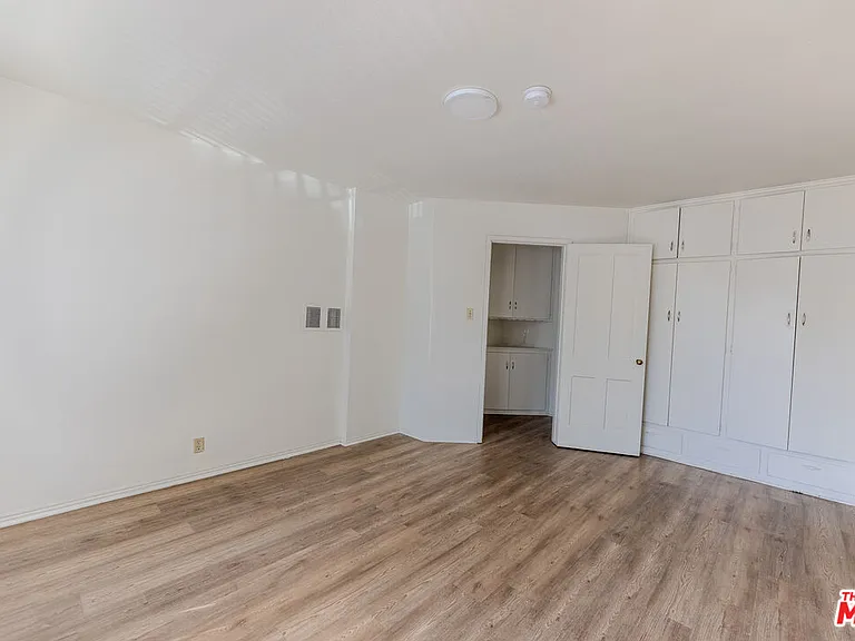 3821 Lockland Dr — Photo 12