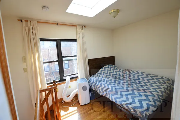 Rented by City Stop Realty | media 7