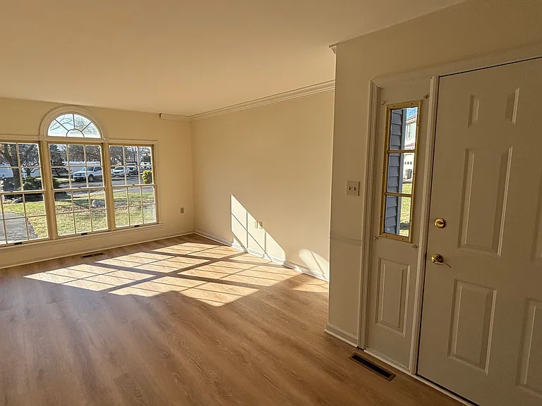 408 Tamarack Dr — Photo 8