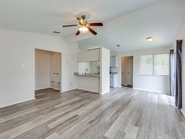 1463 Brook Meadow Cir, Lancaster, TX 75134