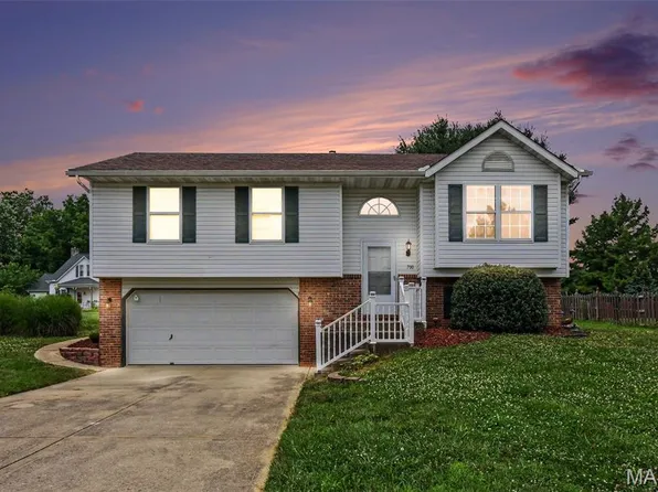 700 Copper Line Rd, Maryville, IL 62062