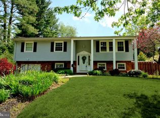 7 Stonicker Dr, Lawrenceville, NJ 08648