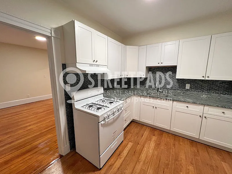 885 Mass Ave — Photo 3