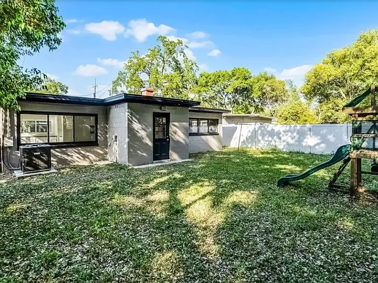 912 Citrus St — Photo 14