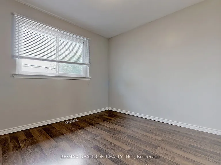 669 Shakespeare Ave #UPPER — Photo 17