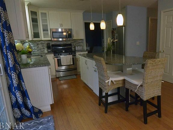 5th image of 45 Breckenwood Ct