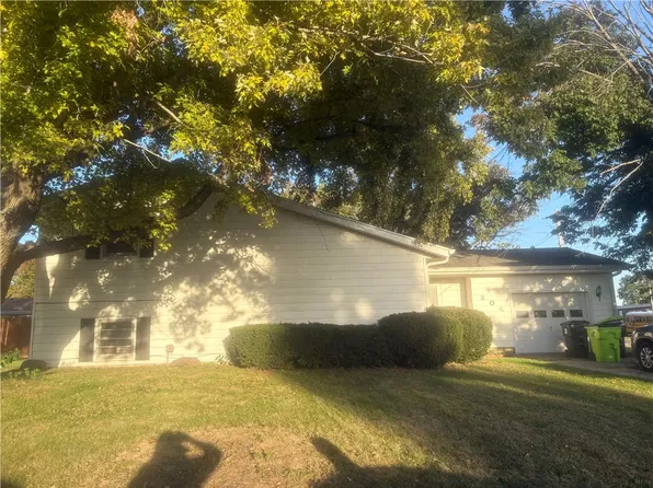 204 N Birch St, Maroa, IL 61756