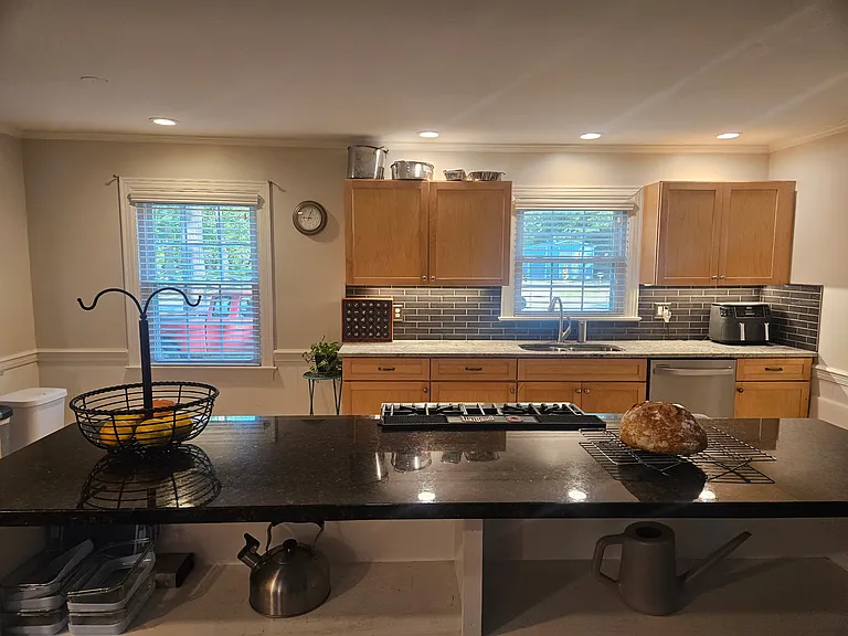 221 York Rd — Photo 2