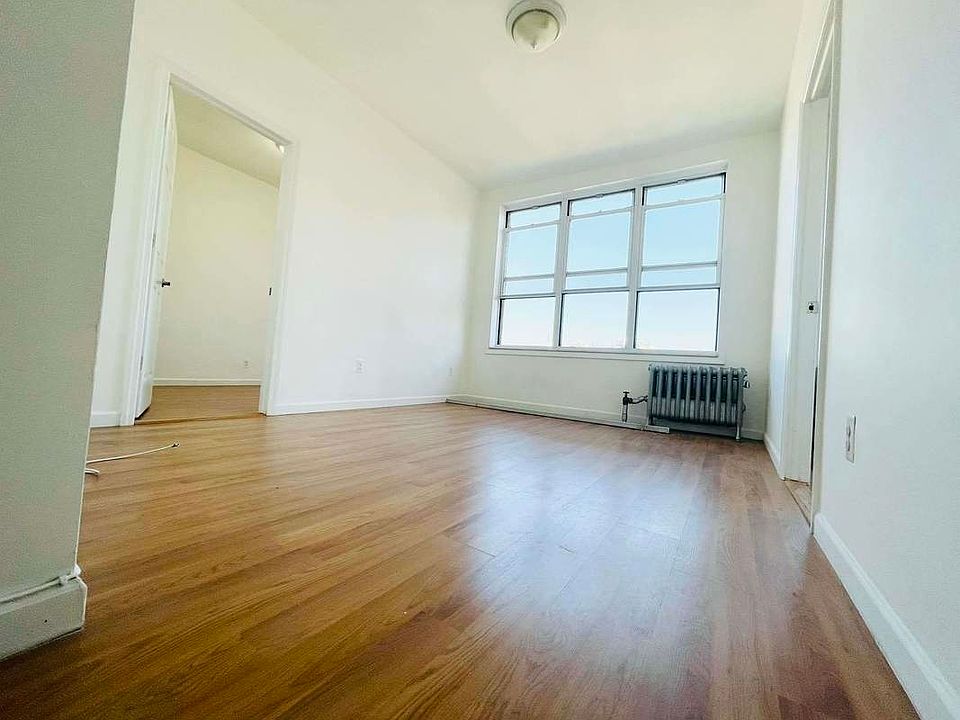 1st image of 28-33 37th St #4L