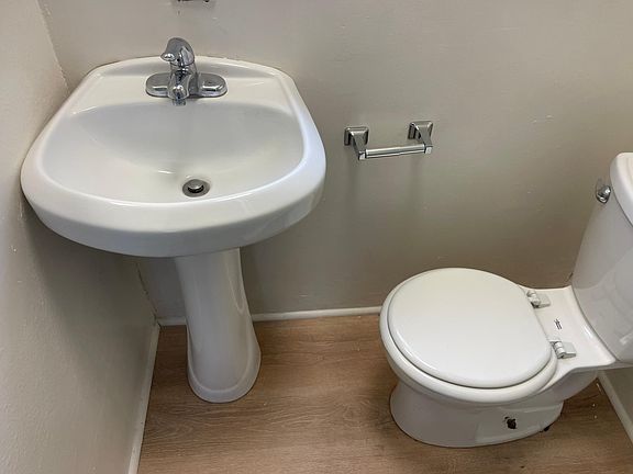 Bathroom Pedestal Sink