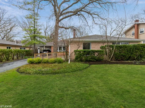 461 Rockland Ave, Lake Bluff, IL 60044