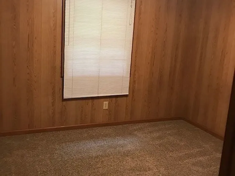 1404 Narrow Ln — Photo 4