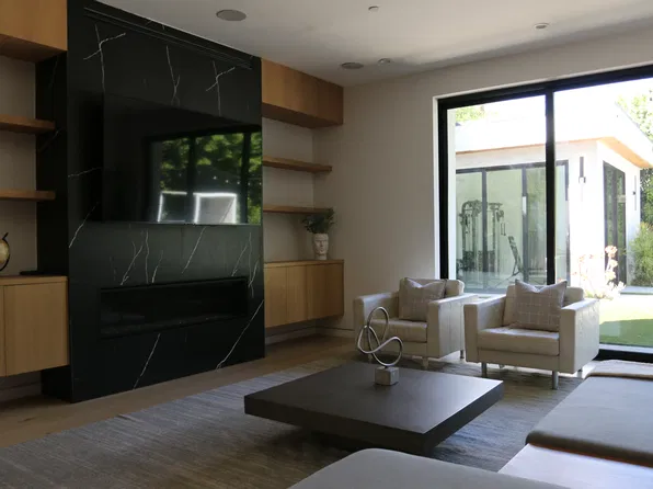 15015 Otsego St, Sherman Oaks, CA 91403