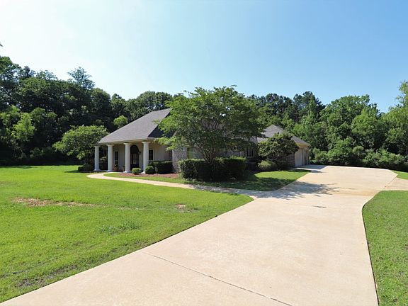 2nd image of 185 Petrus Cir