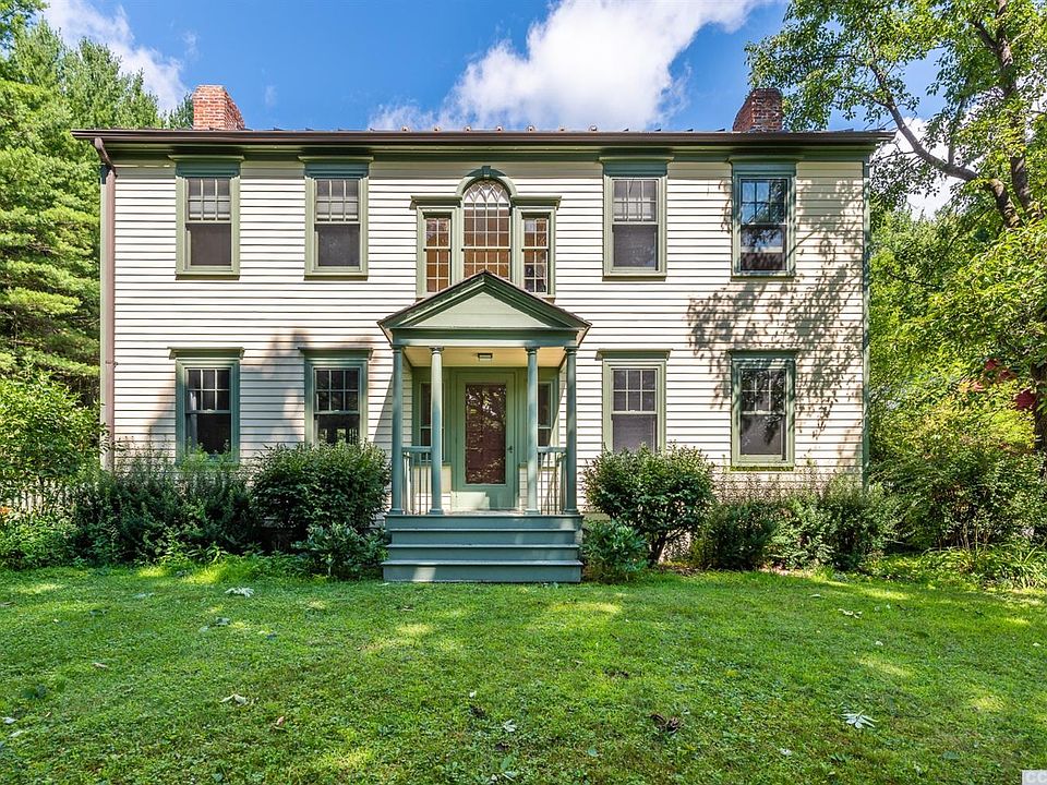 2nd image of 43 Hawk Hill Ln