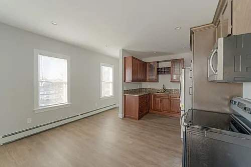 59 Fairlawn Ave #3 Photo 1
