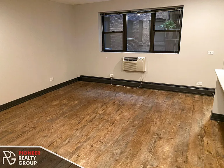 518 W Wrightwood Ave #512-3C — Photo 4