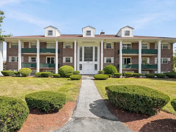 237 N Main St APT 5, Andover, MA 01810