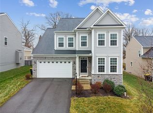 5600 Willow Terrace Dr, Bethel Park, PA 15102